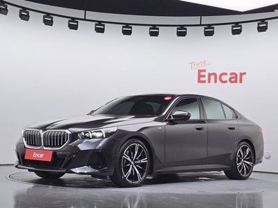 صورة 1 لـ 2023 BMW 5 SERIES