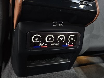 صورة مصغرة 18 لـ 2023 BMW 5 SERIES