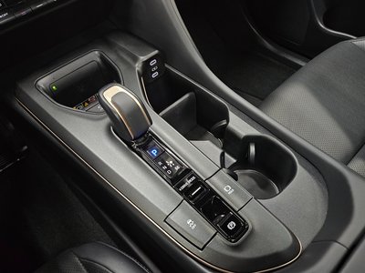 TOYOTA CROWN CROSSOVER - 9