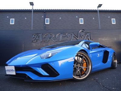 LAMBORGHINI AVENTADOR - 1