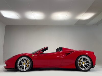 FERRARI F8 SPIDER