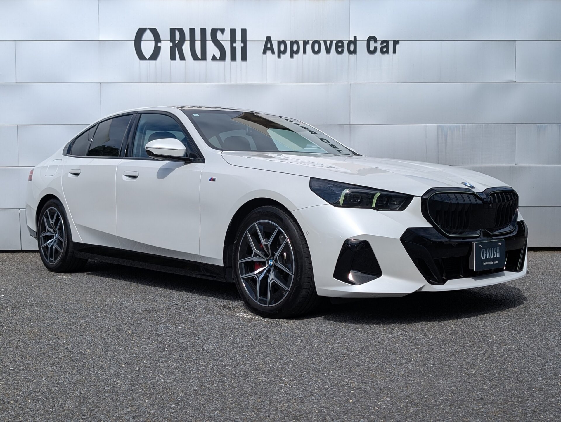 BMW 5 SERIES - View 1