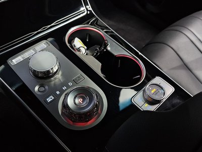 صورة 9 لـ 2024 Genesis GV80