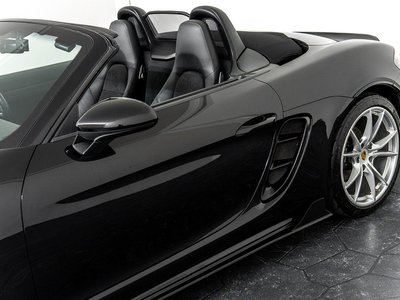 صورة 13 لـ 2016 Porsche 718
