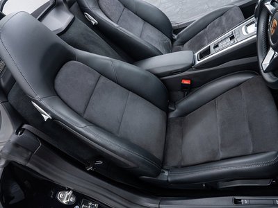 صورة 45 لـ 2016 Porsche 718