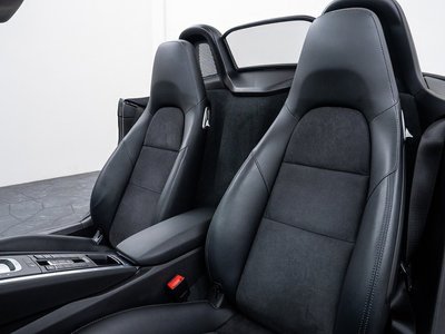 صورة 49 لـ 2016 Porsche 718
