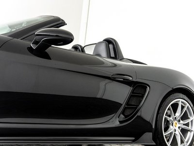 صورة 14 لـ 2016 Porsche 718