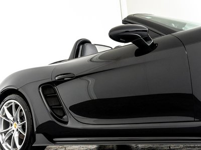 صورة 17 لـ 2016 Porsche 718