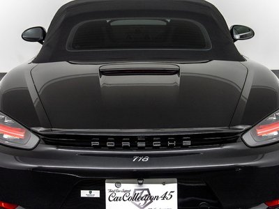 صورة 30 لـ 2016 Porsche 718