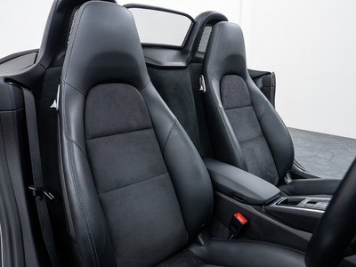 صورة 9 لـ 2016 Porsche 718