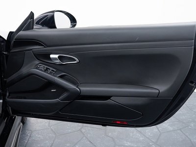 صورة 43 لـ 2016 Porsche 718