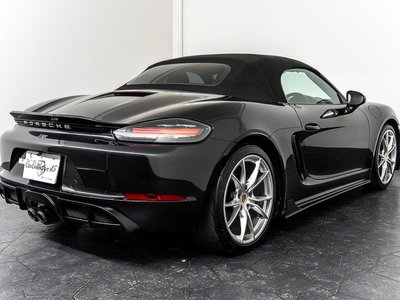 صورة 31 لـ 2016 Porsche 718