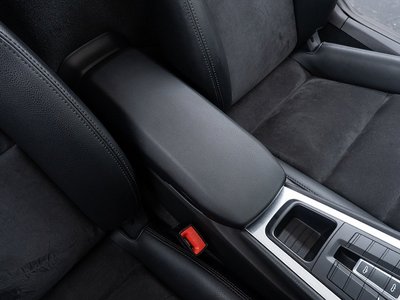 صورة 64 لـ 2016 Porsche 718