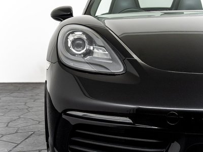 صورة 21 لـ 2016 Porsche 718