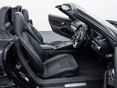 صورة 44 لـ 2016 Porsche 718