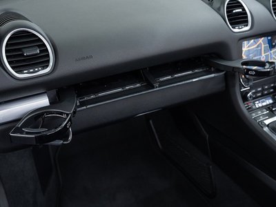 صورة 73 لـ 2016 Porsche 718