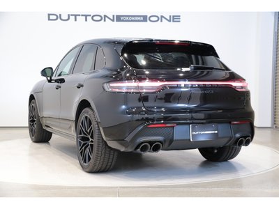 2022 Porsche MACAN thumbnail 11