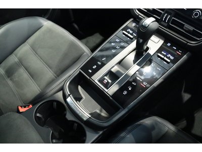 2022 Porsche MACAN thumbnail 35