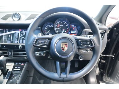 2022 Porsche MACAN thumbnail 28