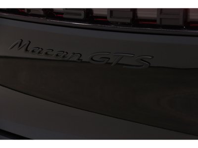 2022 Porsche MACAN thumbnail 50