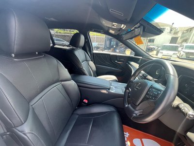 LEXUS LS - 7