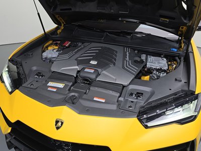 LAMBORGHINI URUS - 7