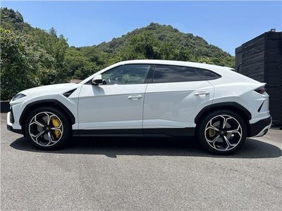 2019 Lamborghini URUS photo 8