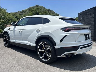 2019 Lamborghini URUS photo 7