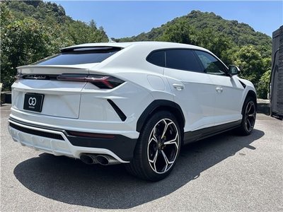 2019 Lamborghini URUS photo 5