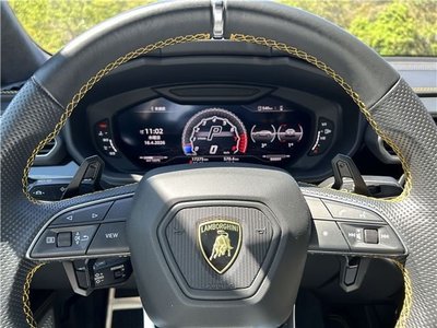2019 Lamborghini URUS photo 10