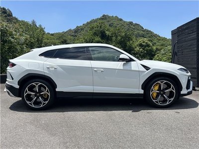 2019 Lamborghini URUS photo 4