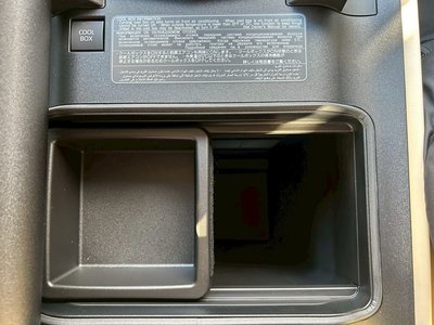 TOYOTA LAND CRUISER 300 - 10