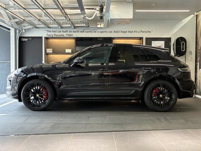 PORSCHE MACAN - 3