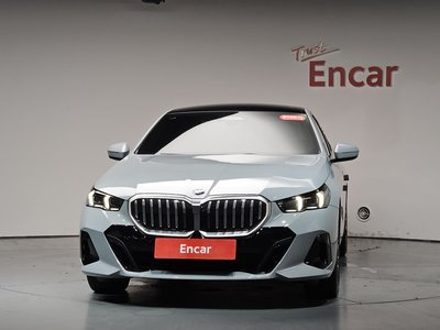 2026 BMW 5 SERIES — фото 2