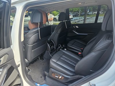 BMW X7 - 7