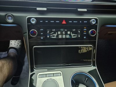 2024 Genesis GV80 thumbnail 14