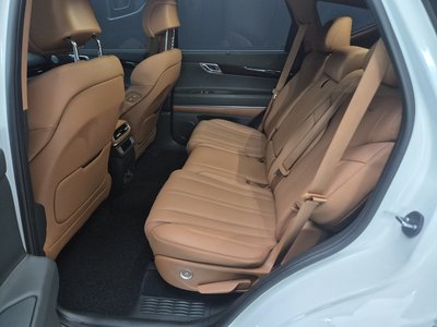 2024 Genesis GV80 thumbnail 17