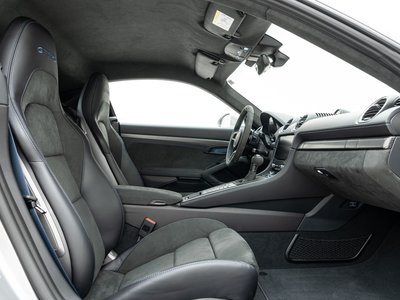 صورة مصغرة 38 لـ 2022 Porsche 718