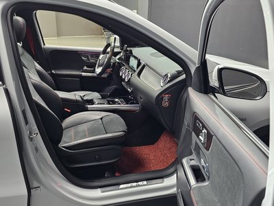 MERCEDES-BENZ GLA - 10