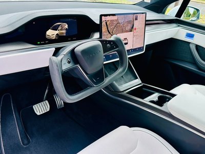 TESLA MODEL X - 3
