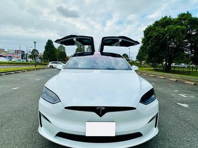 TESLA MODEL X - 4