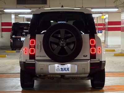 LAND ROVER DEFENDER - 4
