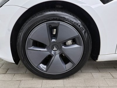 TESLA MODEL 3 - 6