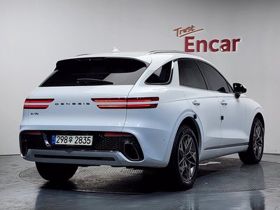 صورة 2 لـ 2022 Genesis GV70