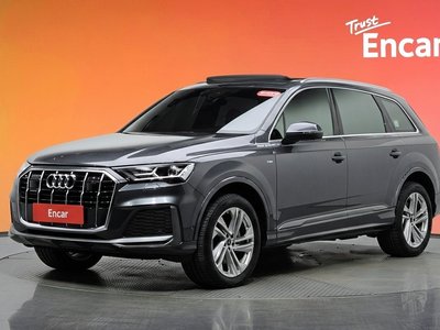 AUDI Q7 - 1