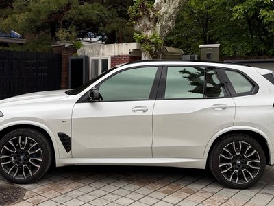 2025 BMW X5 photo 3