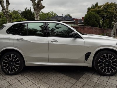 2025 BMW X5 photo 4