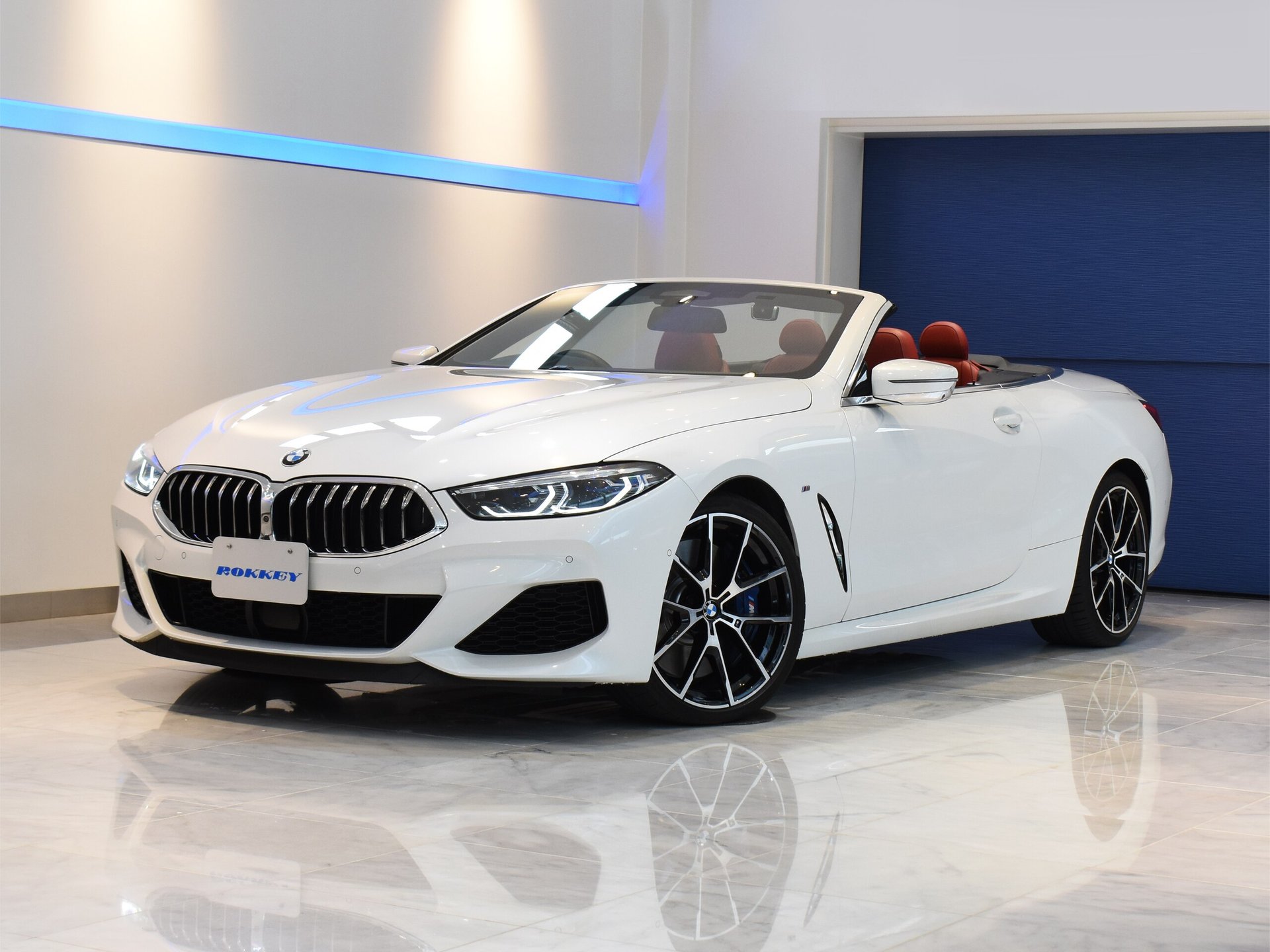 BMW 8 SERIES CABRIOLET - View 1