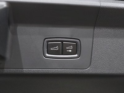2025 Porsche PANAMERA thumbnail 19