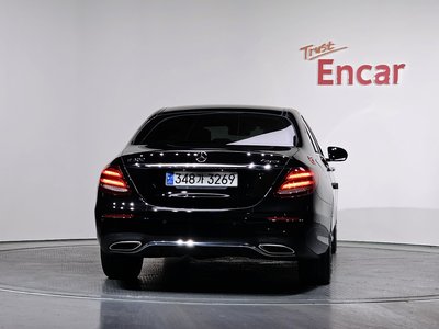 MERCEDES-BENZ E-CLASS - 4